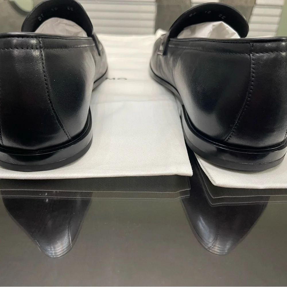 New in Box Black Ferragamo Moccasin with Gancini ornament Size 10 EE